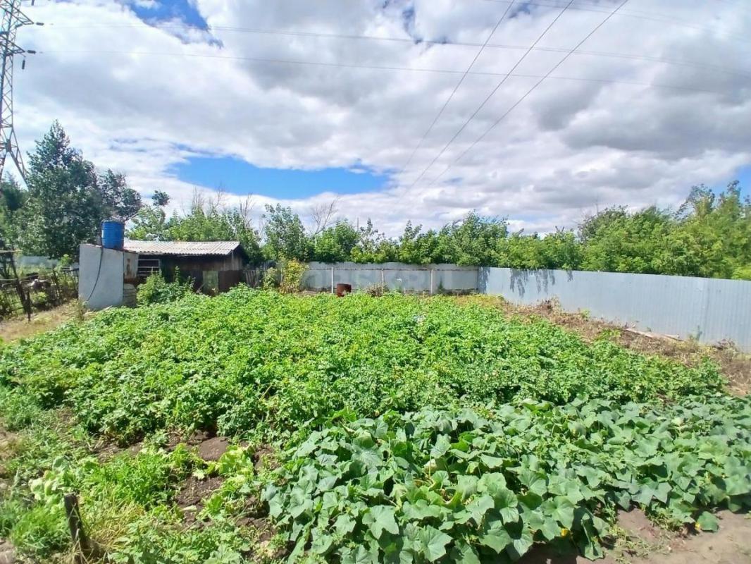 Продам жилой дом, 70 квадратов, на участке есть баня, летняя кухня, две выгребные ямы, сарай и огоро - Орск