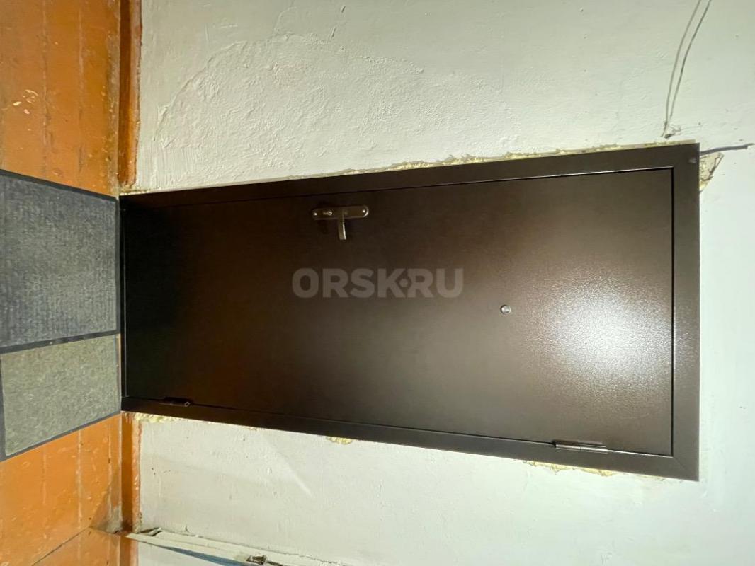 Продаю комнату в общежитии коридорного типа на первой линии по проспекту. - Орск