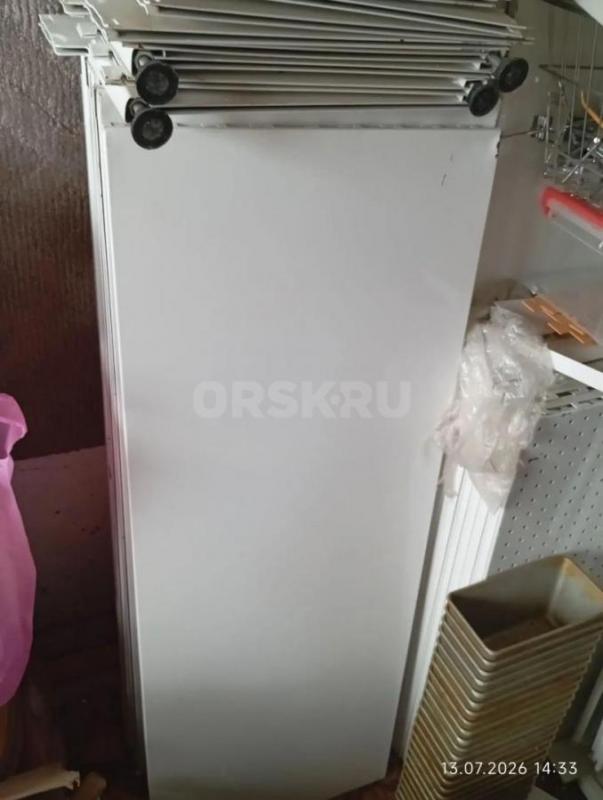 Продам остатки от торгового оборудования, остались стенки от стеллажей 120см,60 см, 30 см,глухие и п - Орск
