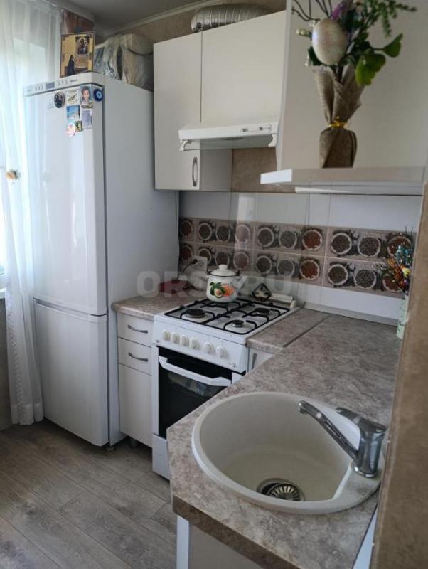 В продаже уютная двухкомнатная квартира площадью 44 м² на пятом этаже, пятиэтажного дома. - Орск