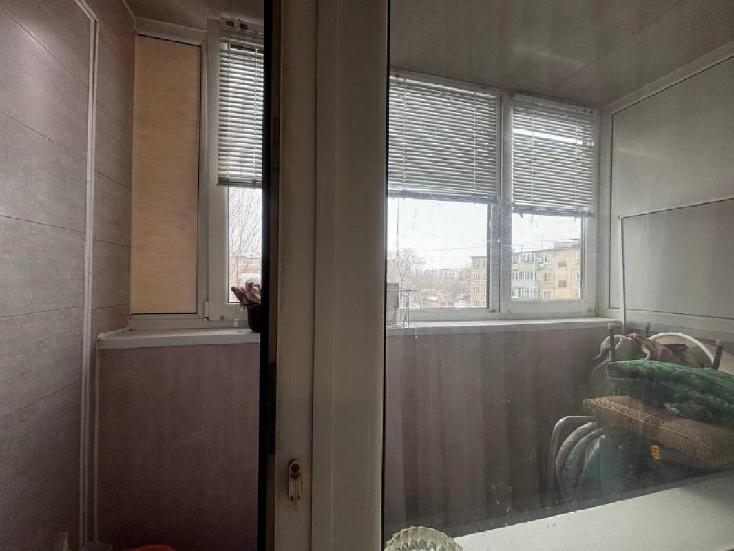 продам (либо обмен на 2-3 кв с доплатой,город Гай) 2х квартиру на четвертом этаже,по адресу: г. - Гай