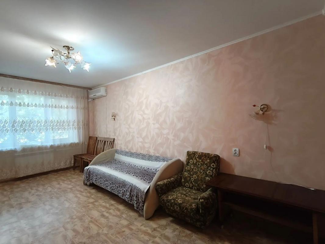 ПРОДАЁТСЯ 2-Х КОМНАТНАЯ КВАРТИРА, С РАЗДЕЛЬНЫМИ КОМНАТАМИ, НА 1 ЭТАЖЕ
Адрес : г. - Новотроицк
