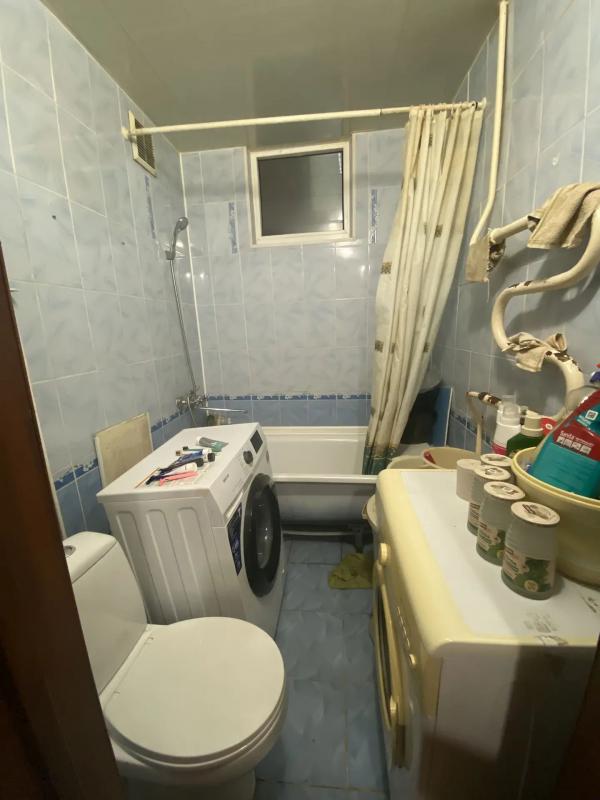 Продается двухкомнатная квартира в самом сердце Новотроицка, расположенная на третьем этаже пятиэтаж - Новотроицк