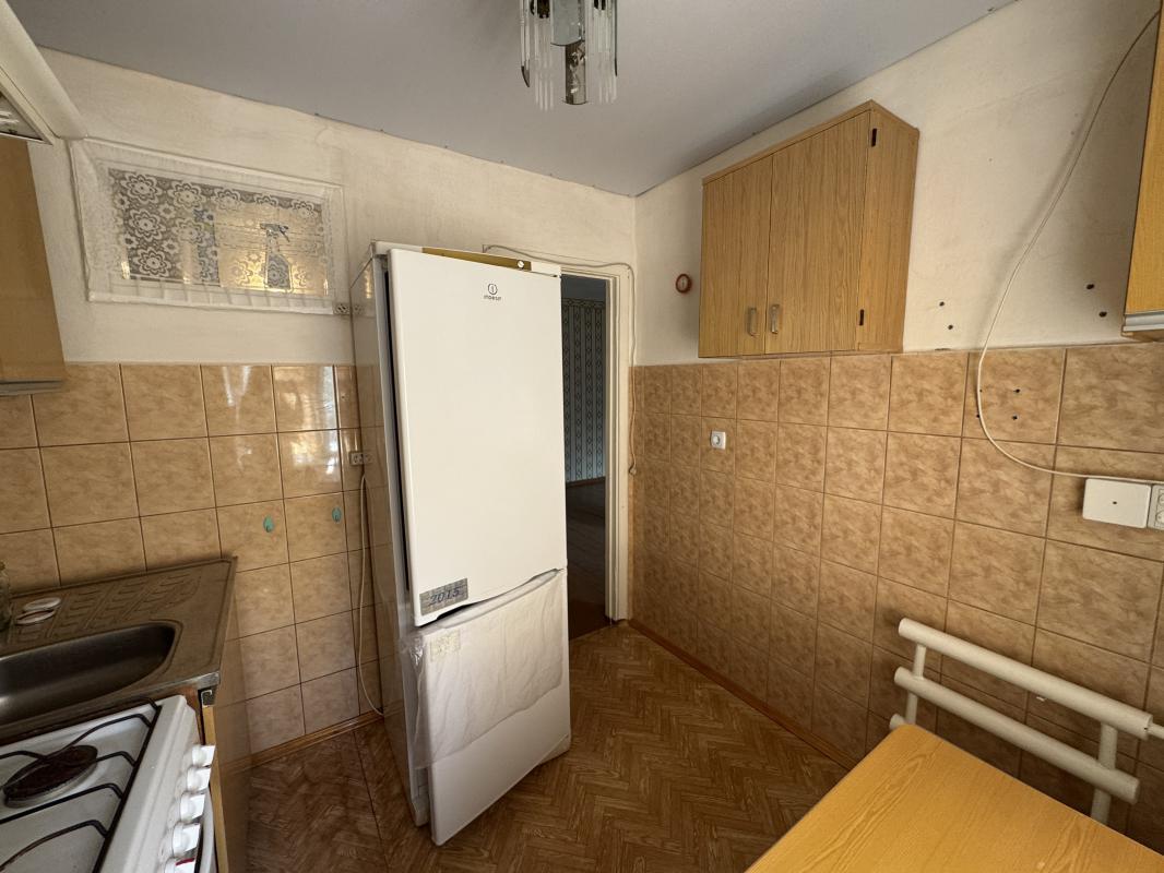 Срочно продается 2-комнатная квартира в тихом районе по адресу: Советская 16А на 2 этаже 4-этажного - Гай