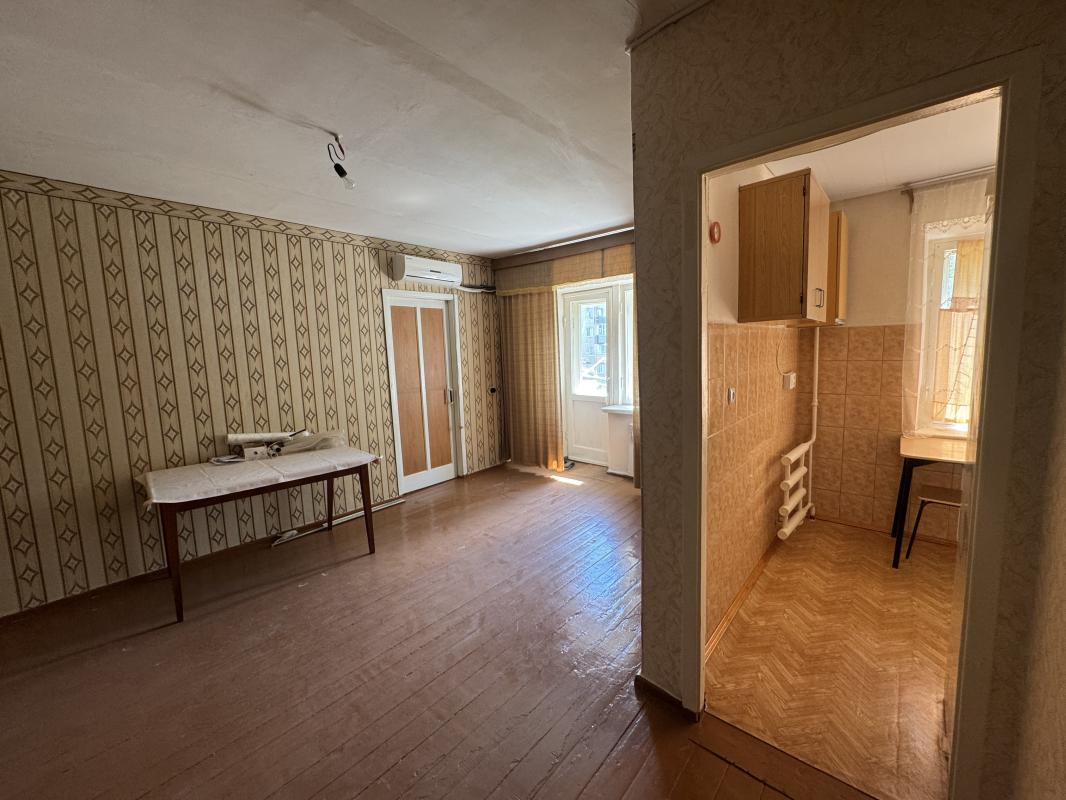 Срочно продается 2-комнатная квартира в тихом районе по адресу: Советская 16А на 2 этаже 4-этажного - Гай