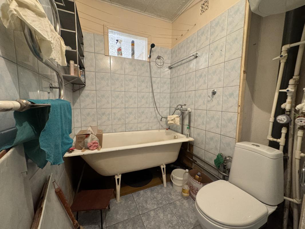 Срочно продается 2-комнатная квартира в тихом районе по адресу: Советская 16А на 2 этаже 4-этажного - Гай