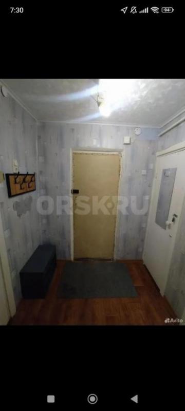 Сдам 1 комнатную квартиру в районе Добровольского, мебелированная,рядом садик, школа, магазины. - Орск