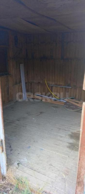 Железный гараж-бытовка 4м*2,5м внутри зашит вагонкой с полом. - Орск