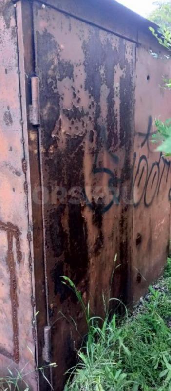 Железный гараж-бытовка 4м*2,5м внутри зашит вагонкой с полом. - Орск