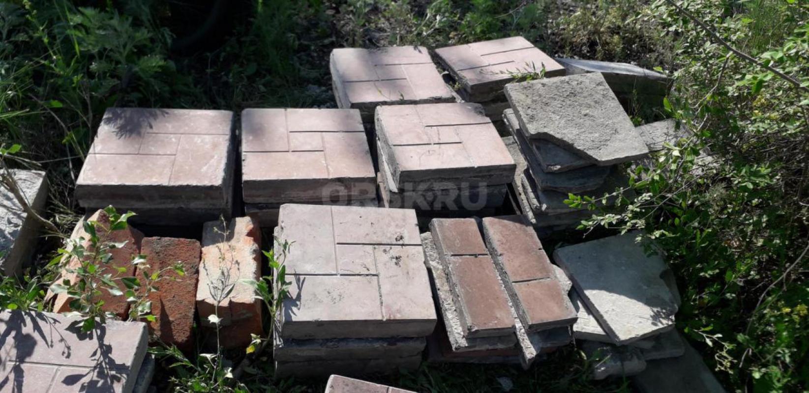 Плитка тротуарная, бу, 310×310мм, толщина 60мм, 45шт, есть сколы на поверхности, не у всех, одна рас - Орск
