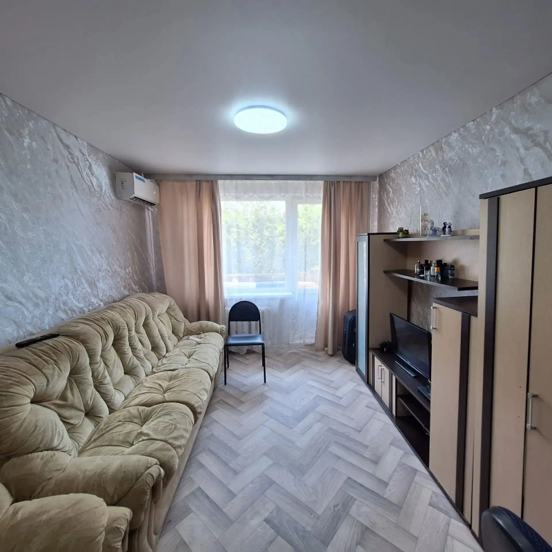 Продается 1-комнатная квартира  на 5 этаже 5-ти этажного по адресу г. - Новотроицк