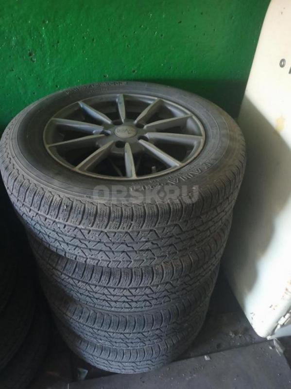 Продам 4 шины на дисках в хорошем состоянии КАМА 215/65 R 16 (лето) на дисках  LegeArtis в хорошем с - Орск