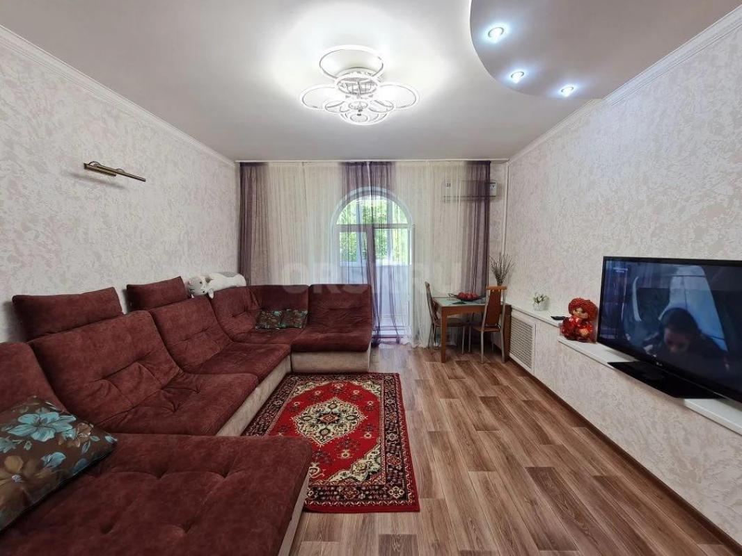 Продам теплую, светлую, просторную 3-х квартиру по адресу ул. - Орск