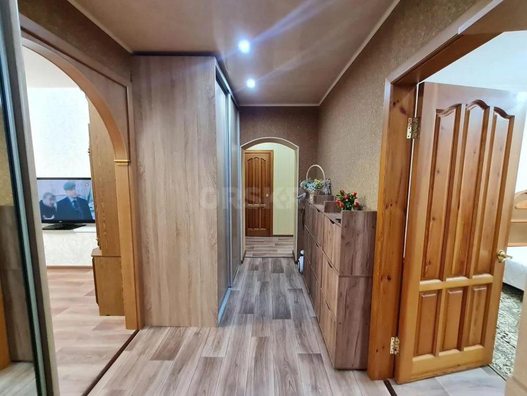 Продам теплую, светлую, просторную 3-х квартиру по адресу ул. - Орск