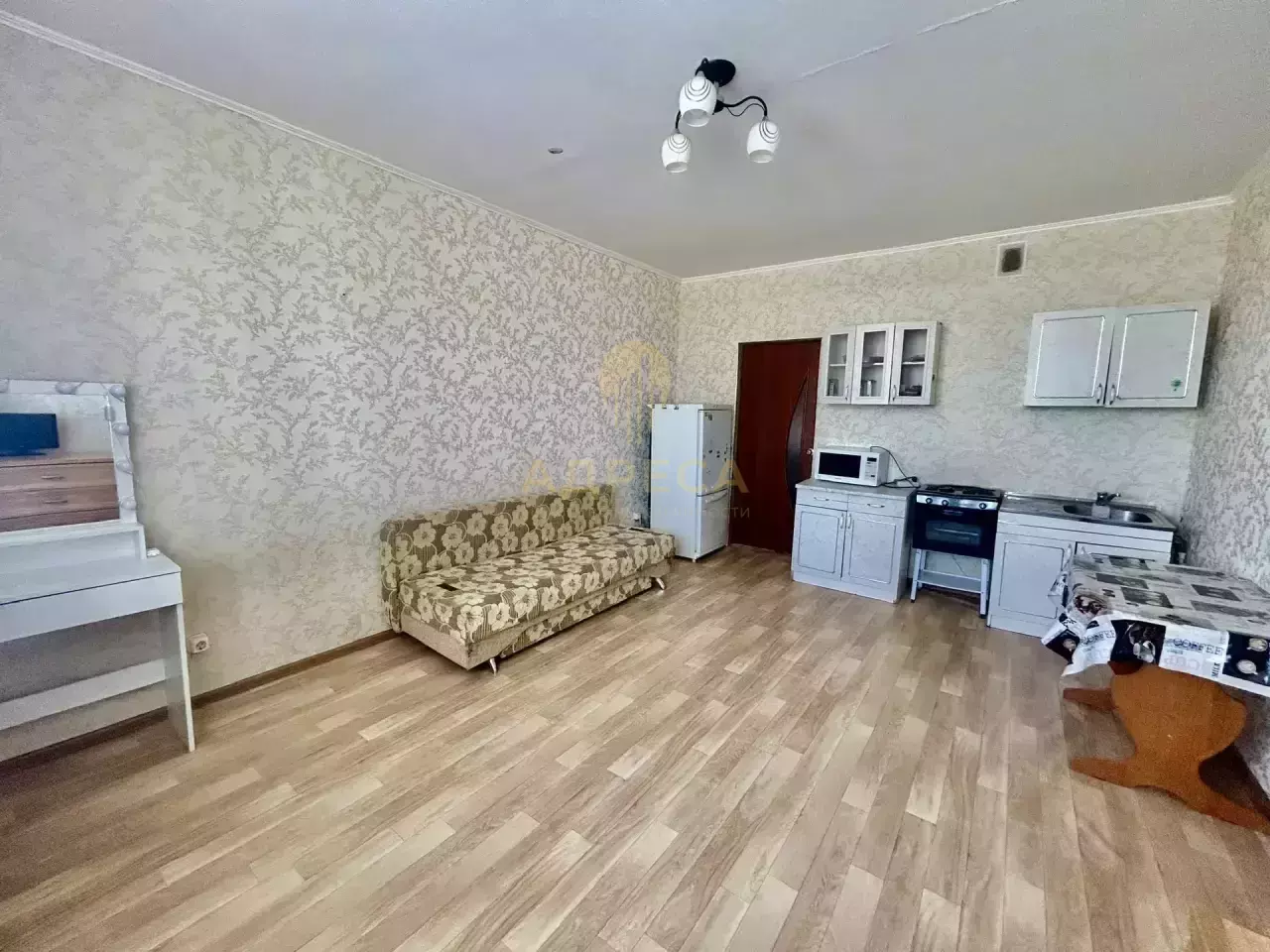 Продается квартира-студия в центре города. - Оренбург