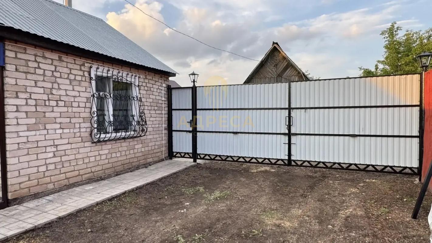 Продается дом 2в1 🏡🏠Лучшее и уникальное предложение по вкусной цене!🏠 Дом (жилой без внутренней отде - Оренбург