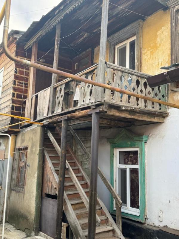Продается квартира на втором этаже двухэтажного дома, расположенный в центре города, по адресу
Маяко - Оренбург