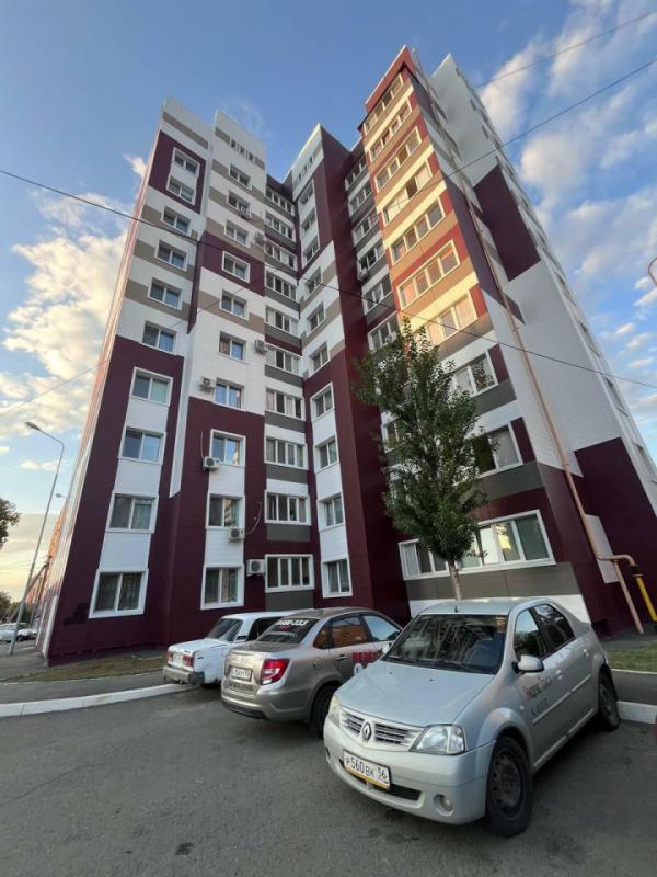 Продаётся просторная четырёхкомнатная квартира площадью 71.1 квадратных метров на седьмом этаже деся - Оренбург
