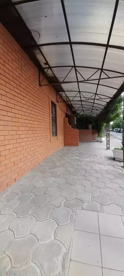Продается отдельно стоящее 3-х этажное здание 186 кв. - Оренбург