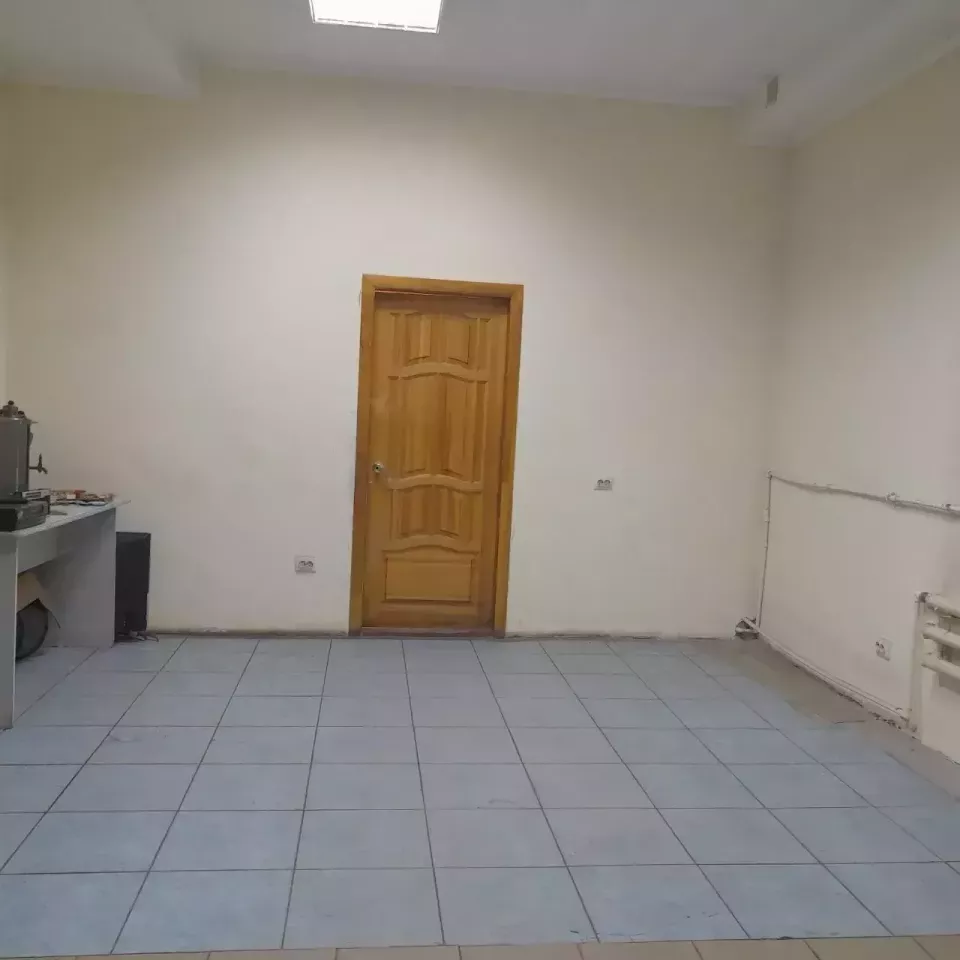 Продается отдельно стоящее 3-х этажное здание 186 кв. - Оренбург
