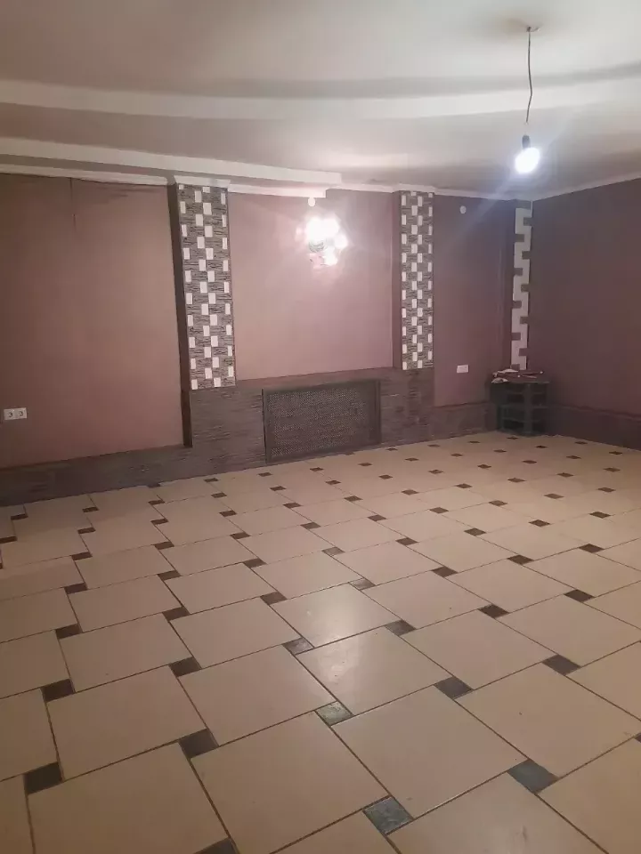 Продается отдельно стоящее 3-х этажное здание 186 кв. - Оренбург
