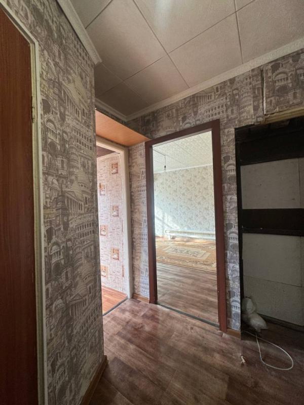 Продается уютная двухкомнатная квартира с косметическим ремонтом.✅✨Комнаты смежные, что позволяет эф - Оренбург