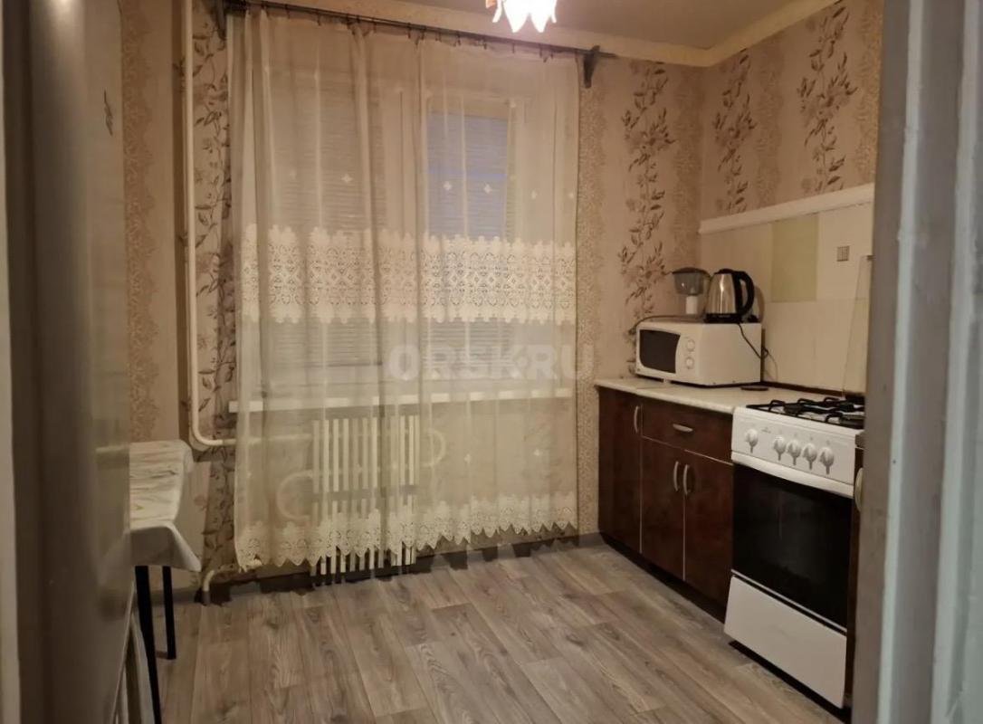 Сдам 1-комн квартиру , адрес Беляева 1 , ост Меридиан,  в квартире новый кондиционер , новая стираль - Орск
