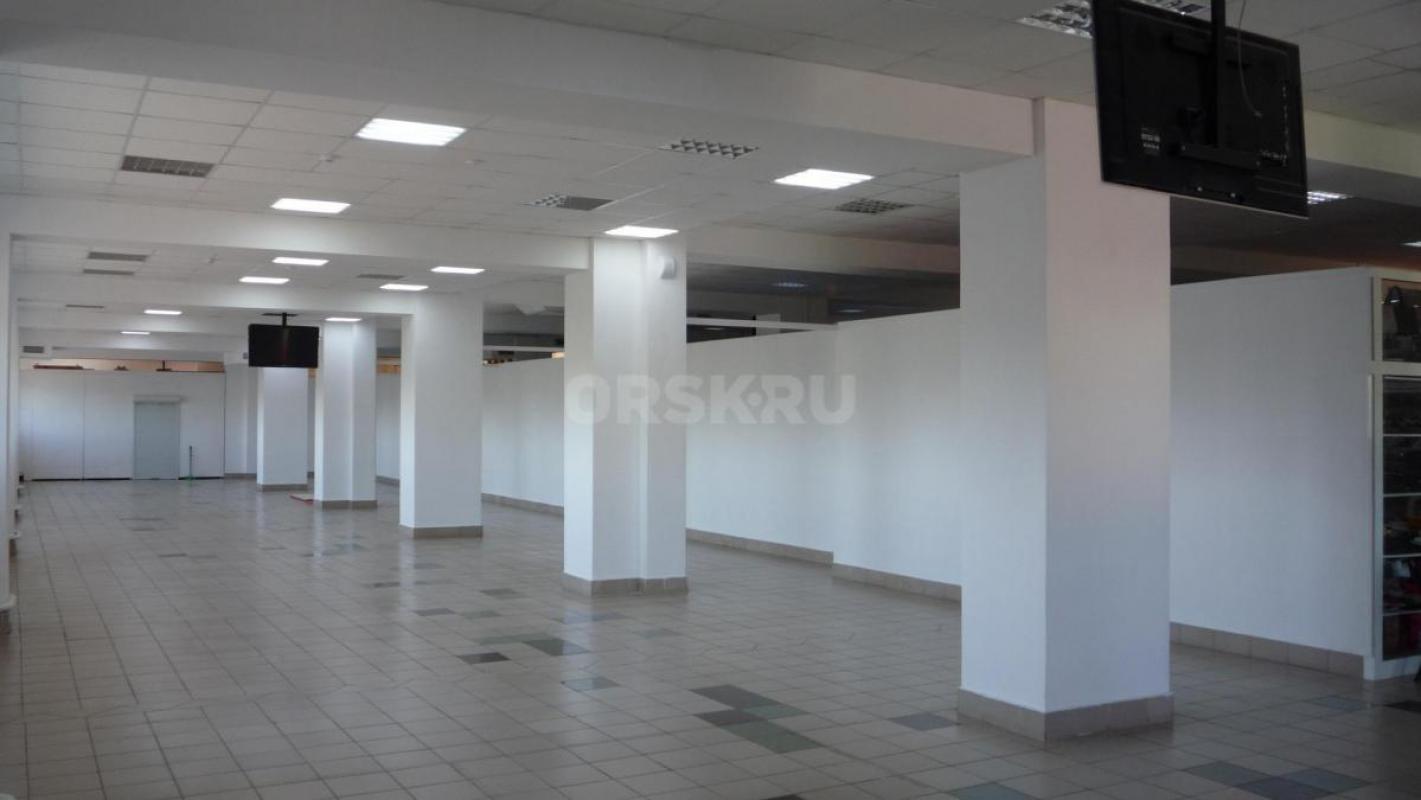 Сдается в аренду помещение в центре деловой жизни г Медногорска - в тц Скала. - Медногорск