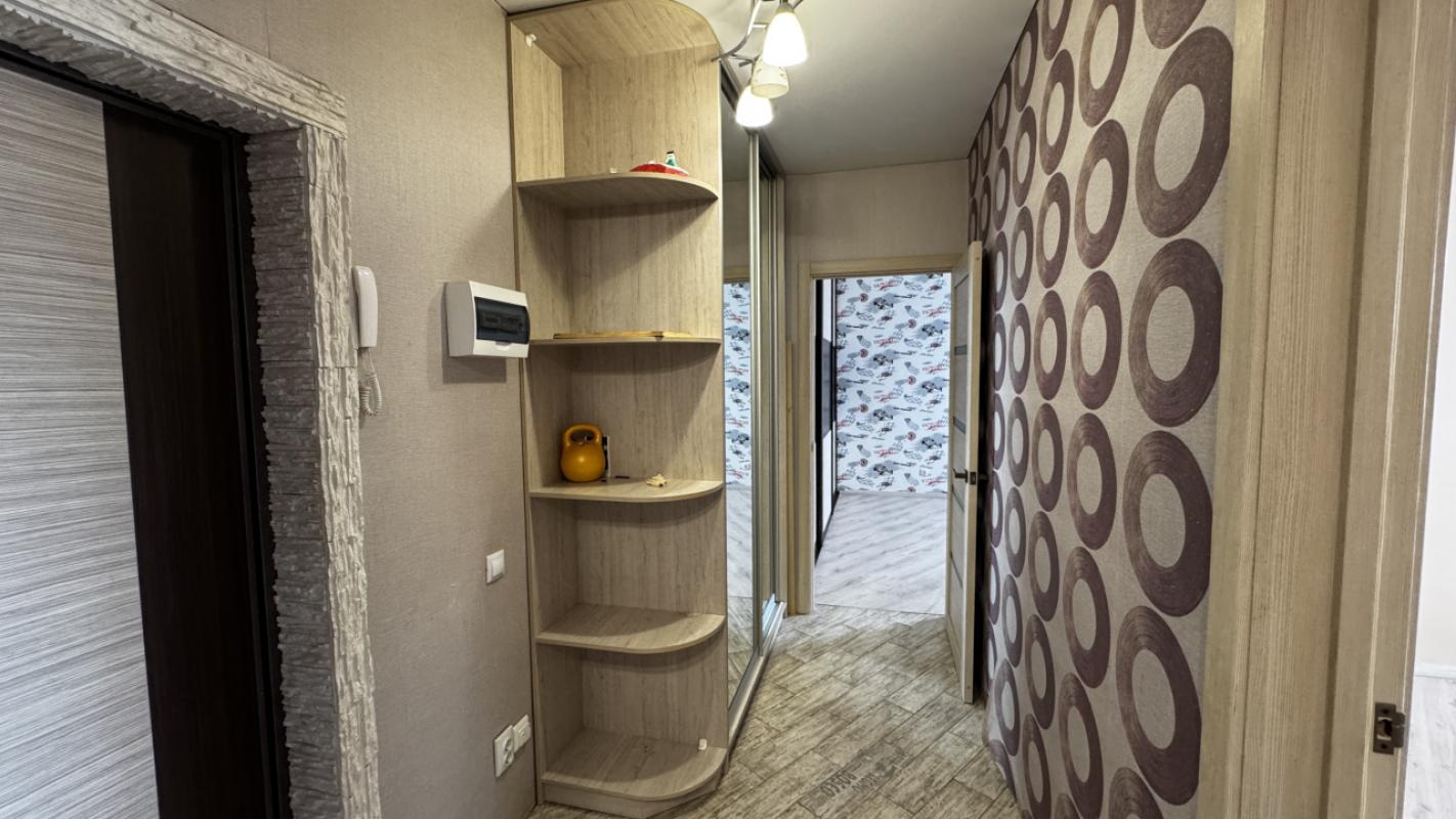 Предлагаем вашему вниманию  двухкомнатную  уютную квартиру с ремонтом на 16 этаже, 17 этажного дома, - Оренбург