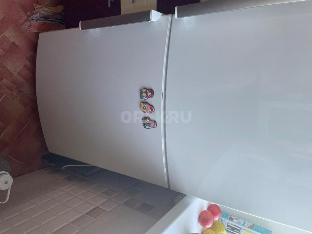 Продам холодильник GORENJE в рабочем состоянии , высота 2м  ,цвет белый . - Орск