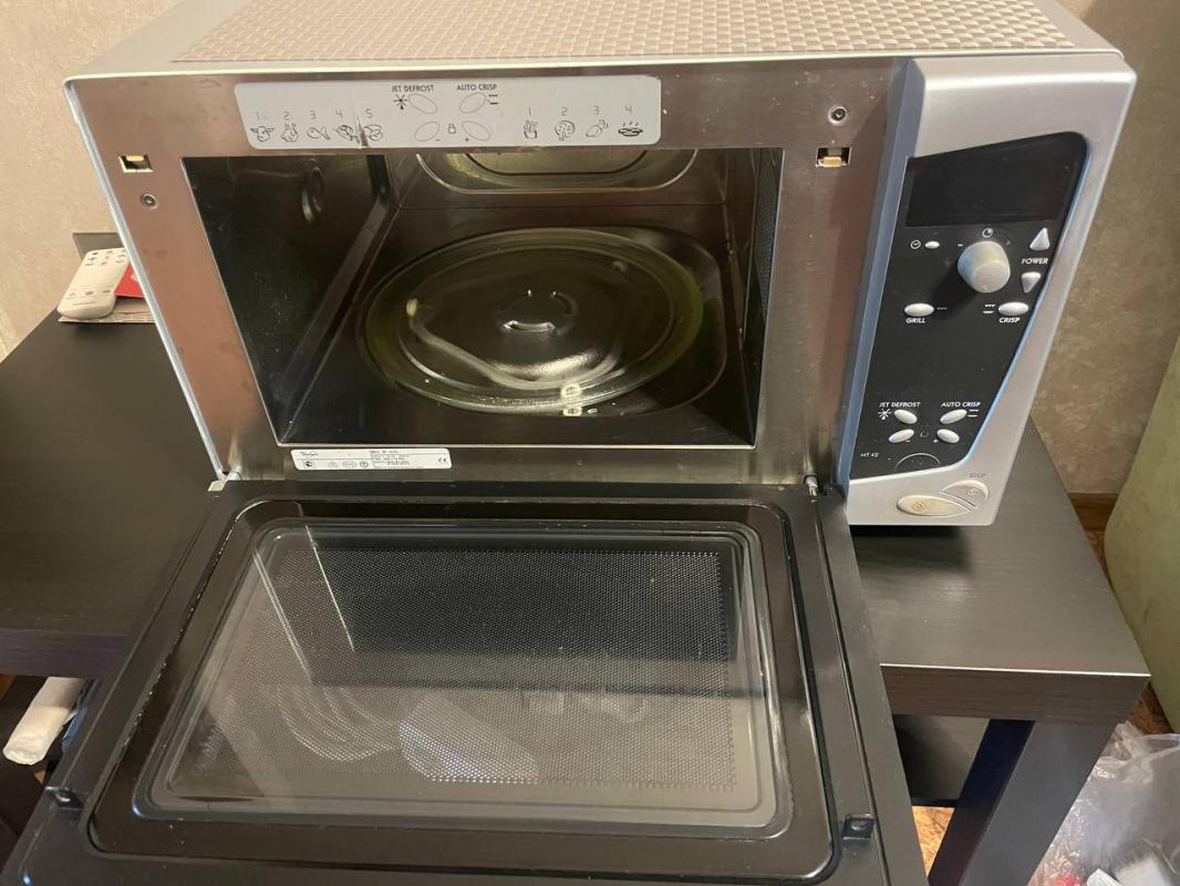 Продам микроволновку, полностью исправна, всё отлично работает - Орск