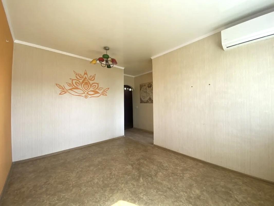 Продается уютная квартира площадью 42 квадратных метра, расположенная по адресу: ул. - Оренбург