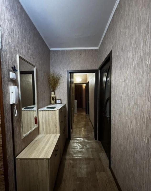🍀Продается уютная трехкомнатная с изолированными комнатами на первом этаже панельного дома 1996года - Оренбург