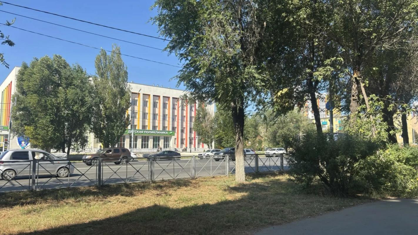 Предлагаем Вашему вниманию двухкомнатную квартиру на третьем этаже кирпичного дома,в самом сердце пр - Оренбург