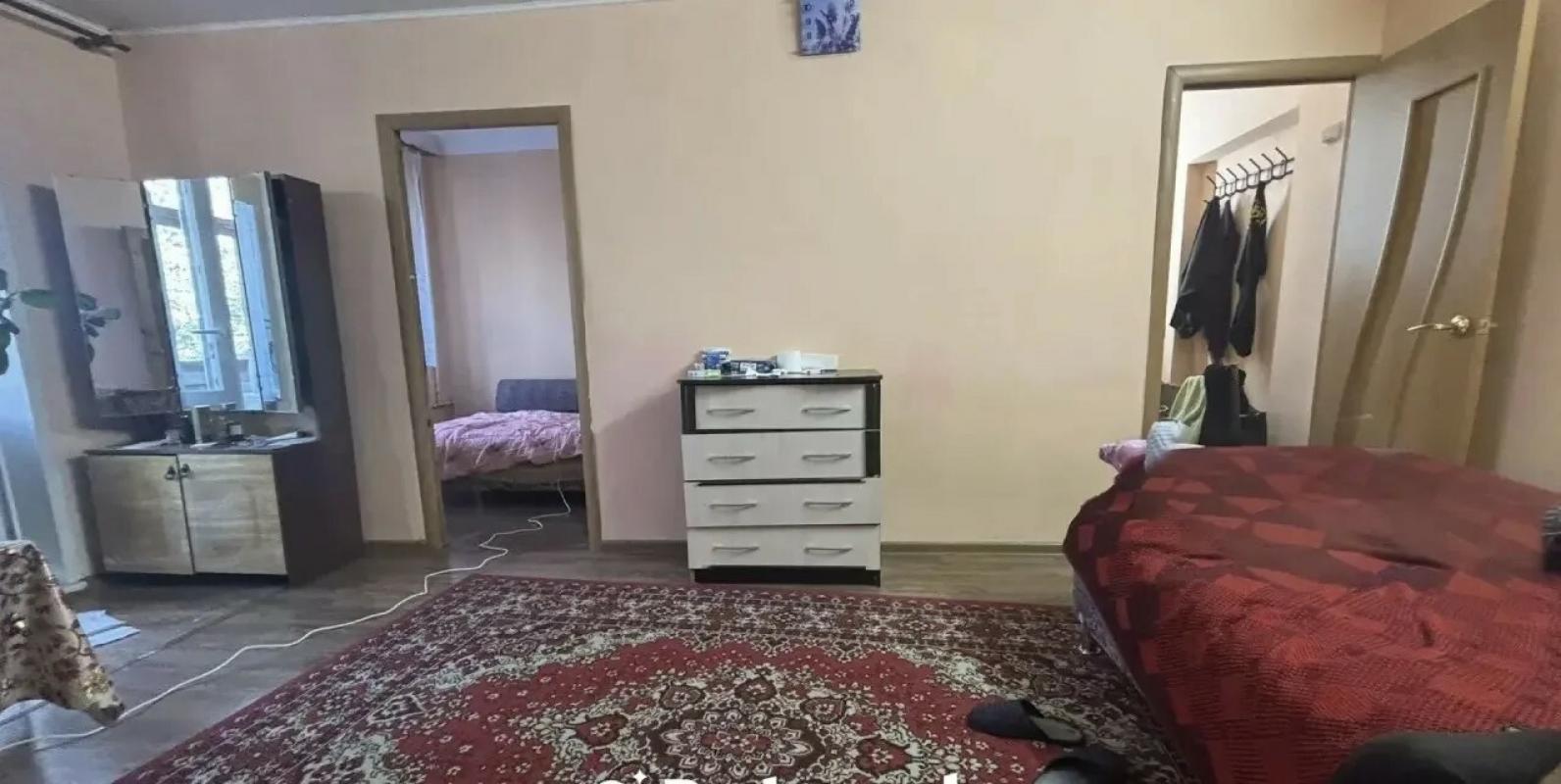 Предлагаем Вашему вниманию двухкомнатную квартиру на третьем этаже кирпичного дома,в самом сердце пр - Оренбург
