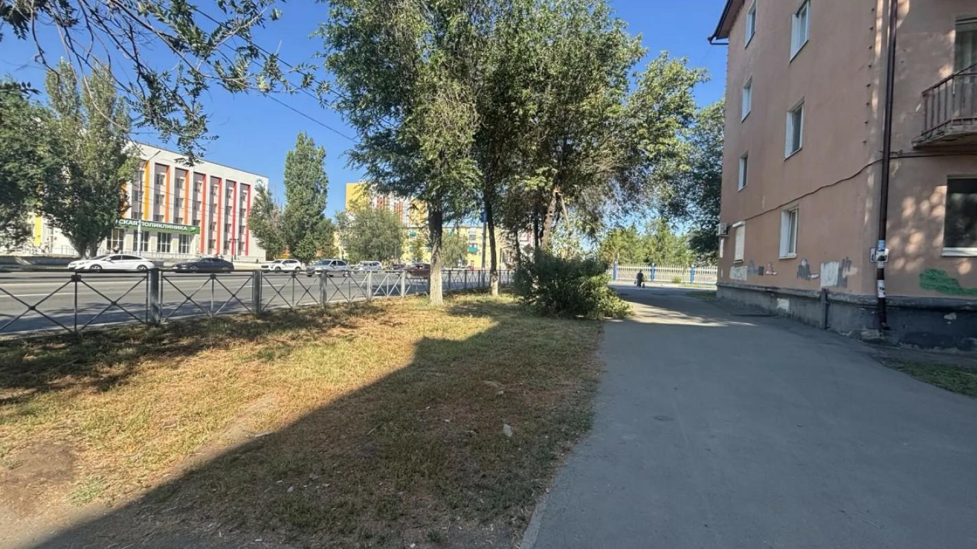 Предлагаем Вашему вниманию двухкомнатную квартиру на третьем этаже кирпичного дома,в самом сердце пр - Оренбург