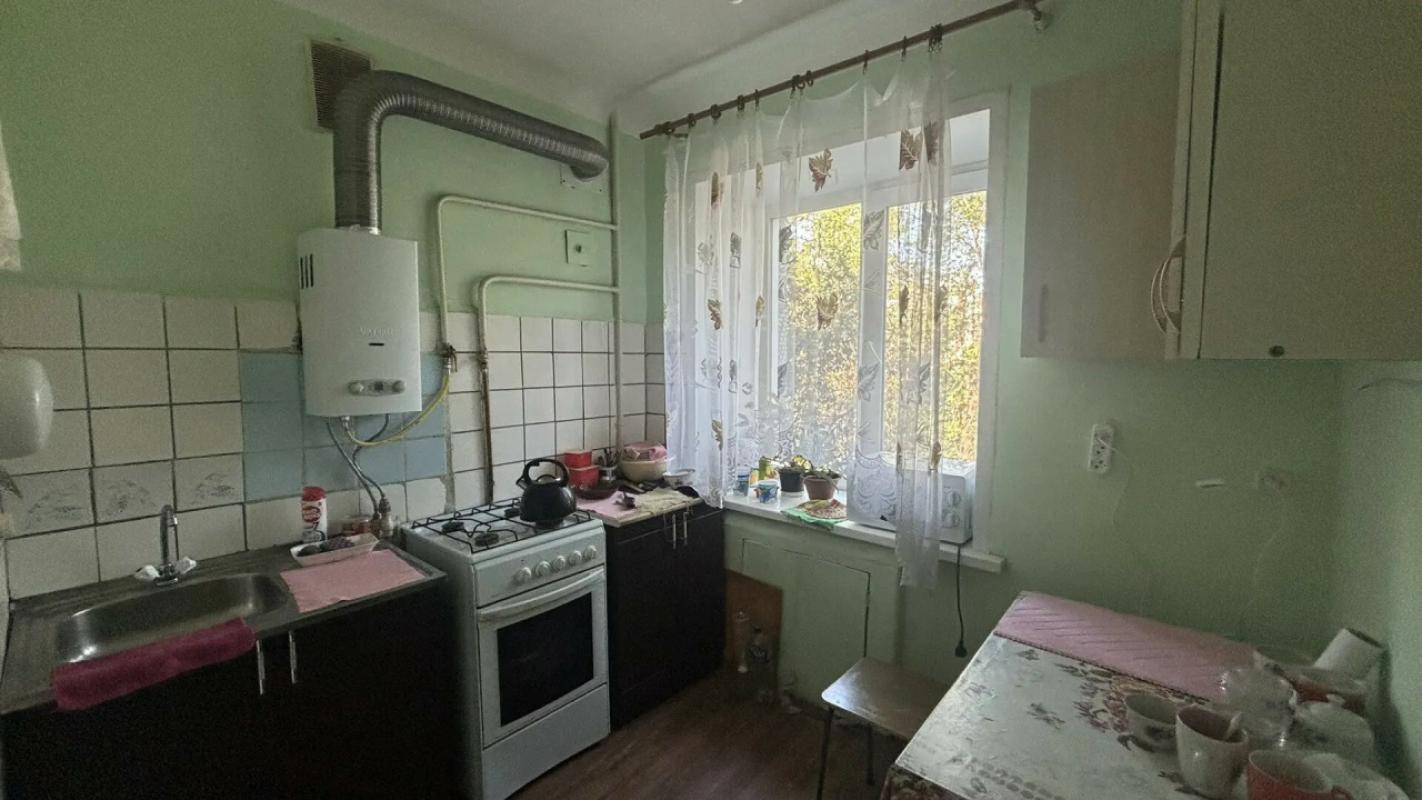 Предлагаем Вашему вниманию двухкомнатную квартиру на третьем этаже кирпичного дома,в самом сердце пр - Оренбург