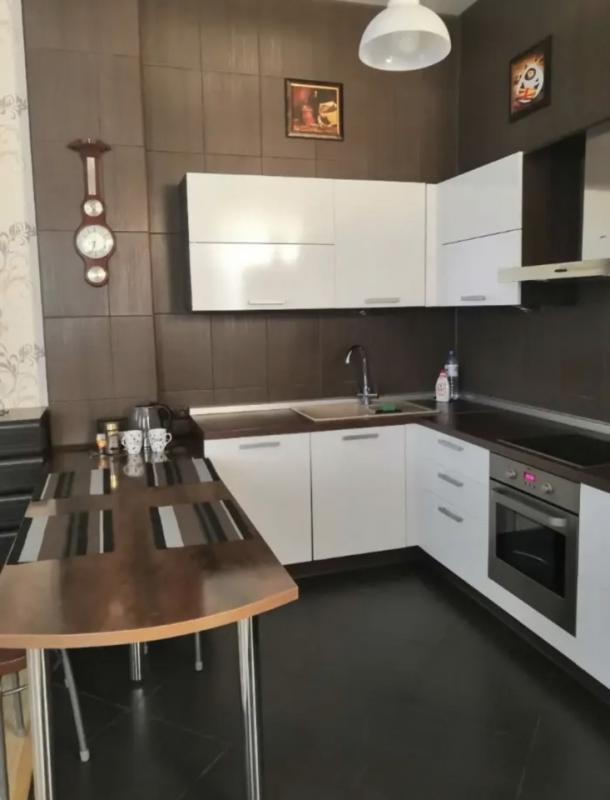 Продаётся двухуровневая  3- х комнатная квартира площадью 95.7 квадратных метров на втором этаже  3х - Оренбург