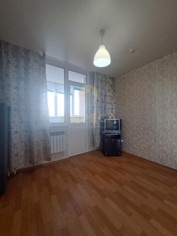 Продаётся однокомнатная квартира, распашонка 34 кв. - Оренбург