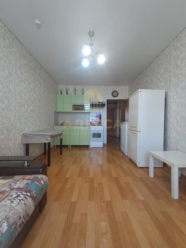 Продаётся однокомнатная квартира, распашонка 34 кв. - Оренбург