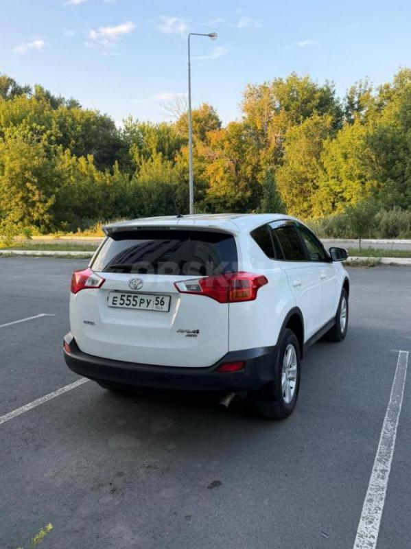 Продаю надежный и комфортный кроссовер Toyota RAV4 в отличном для своих лет состоянии. - Орск
