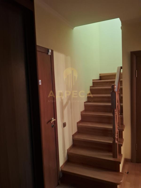 Продается уютный двухэтажный дом в районе улицы Котовского и Одесской . - Оренбург