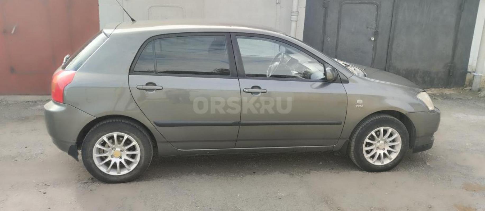 Продам Тойота Королла хэтчбек  рестайлинг.2003 год. - Орск