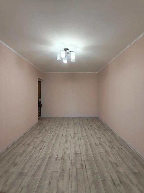 ПРОДАËТСЯ 1 - КОМНАТНАЯ КВАРТИРА, НА 2 ЭТАЖЕ, 5-ТИ ЭТАЖНОГО ДОМА
По адресу - г. - Новотроицк