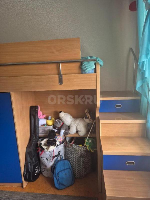 Продам кровать, стол б/у недорого - Орск