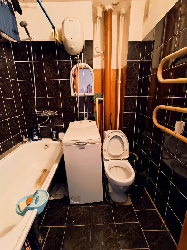 Продается 1-комнатная квартира на остановке НОВОТРОИЦК в кирпичном девятиэтажном доме на 4-ом этаже. - Новотроицк