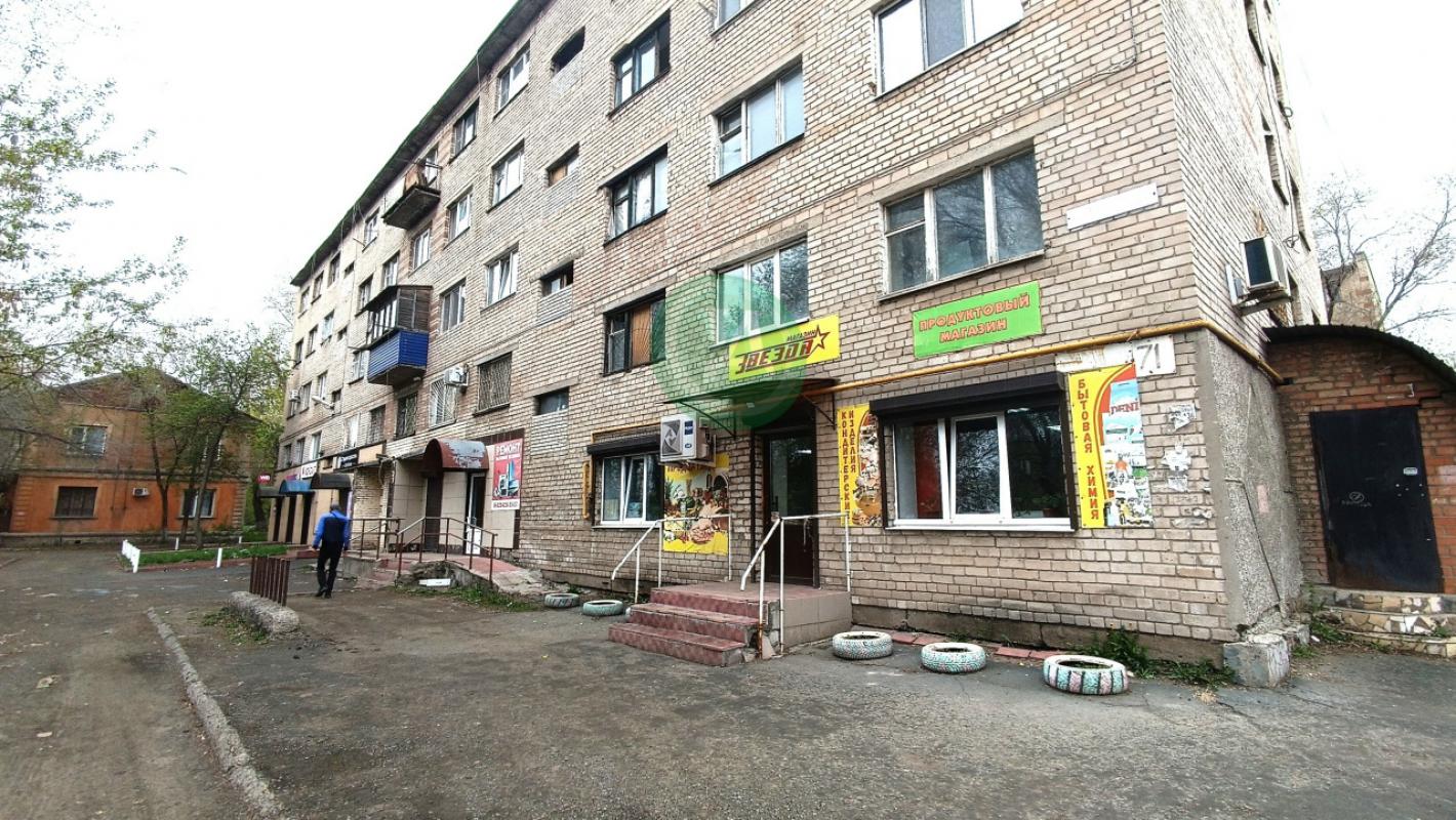 Продам встроенное нежилое помещение на 1 этаже многоквартирного жилого дома. - Орск