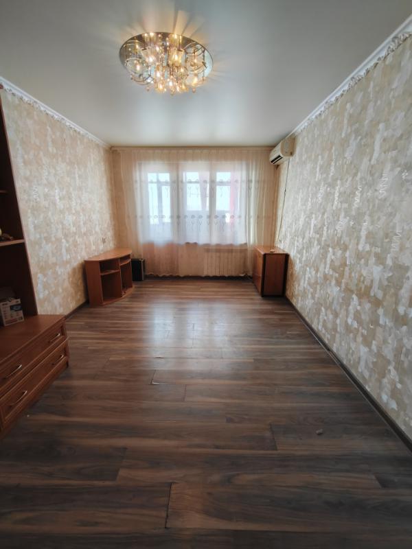 Продается  трехкомнатная квартира площадью 61,5 кв. - Орск