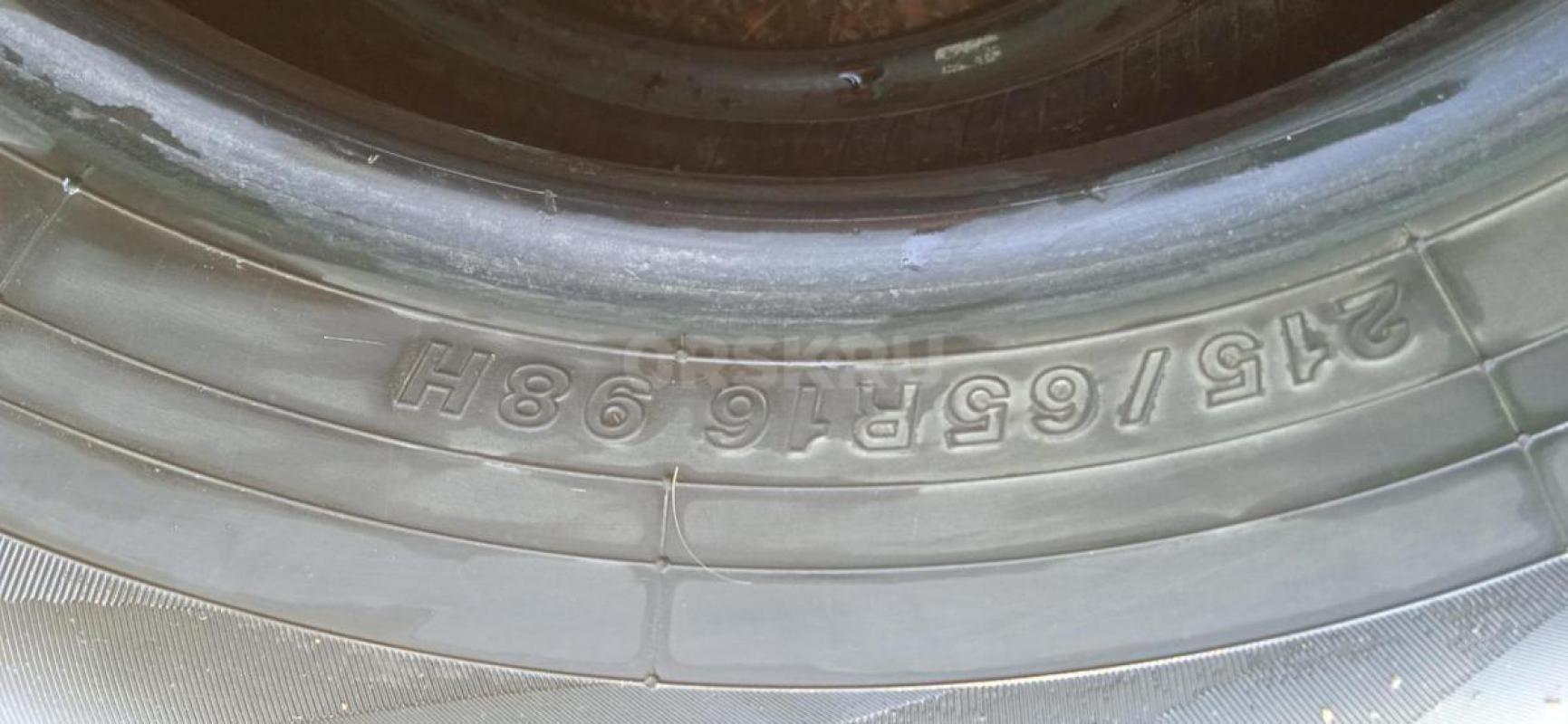 Продам 2 б/у шины YOKOHAMA RADIAL TUBELESS  215/65  R 16   98H  без порезов и грыж.2018 г. - Орск