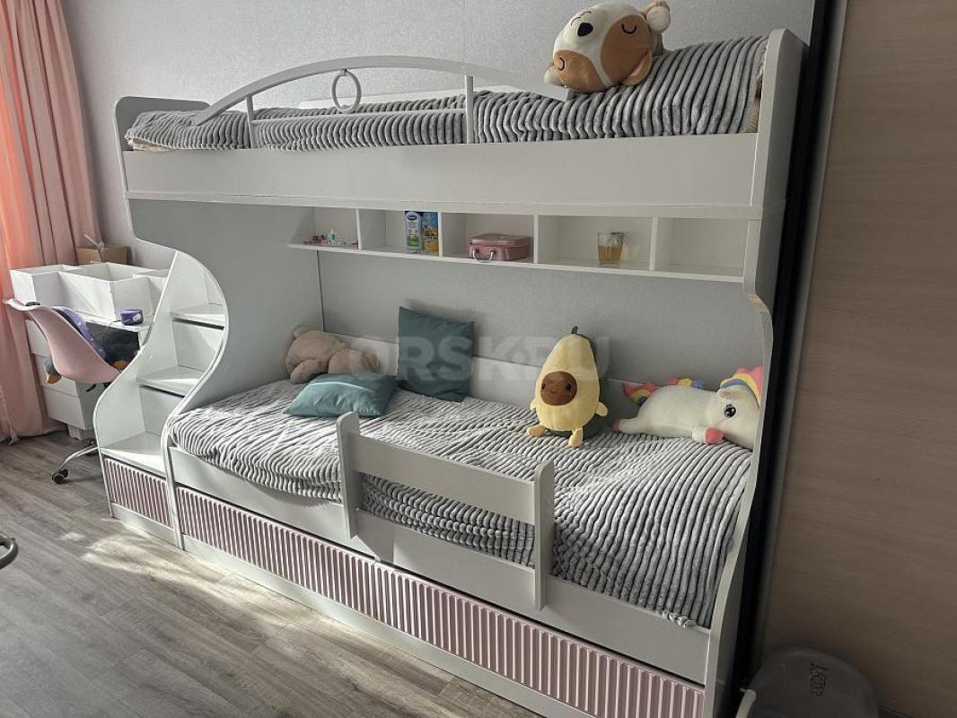 Продам детский спальный гарнитур ( в идеальном состоянии ) 35000₽
- комод
- двухъярусная кровать - Орск